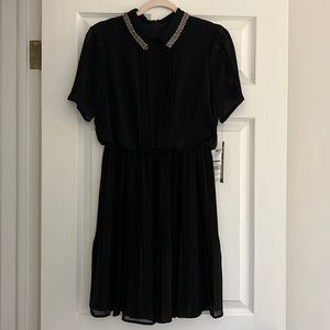 Short sleeve beaded collar dress